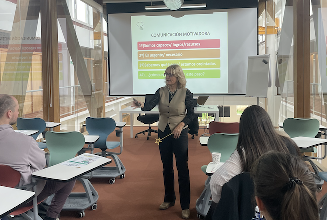 El Liderazgo Tech en 2026: Por qué la Comunicación es el nuevo Código de Alto Rendimiento