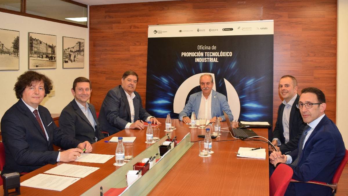 El rector de la UDC participa en la primera reunión como patrono de la Oficina de Promoción Tecnolóxico-Industrial de la Cámara