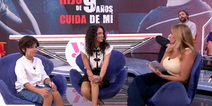 Laura emociona en televisión al narrar su vida con párkinson y el apoyo incondicional de su hijo de 9 años