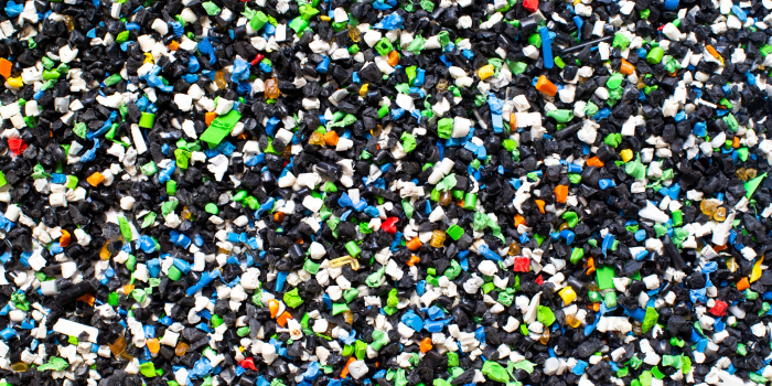 Microplásticos y Parkinson: una nueva línea de investigación sobre factores ambientales