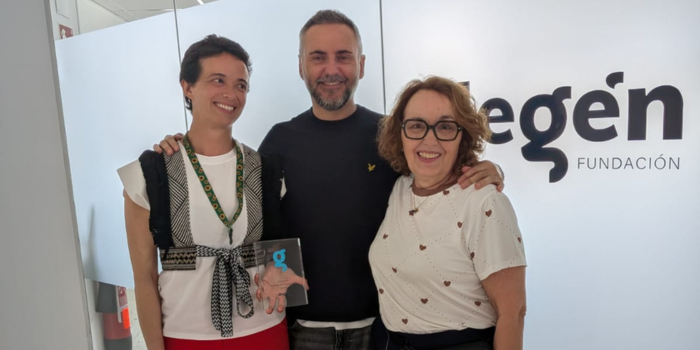 Encuentro en A Coruña para dar la bienvenida a Laura Román como embajadora