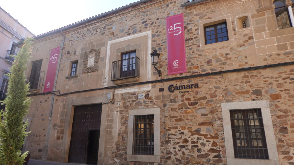 Los costes laborales y la escasez de personal cualificado son los principales retos de 2026 para las empresas de la provincia de Cáceres