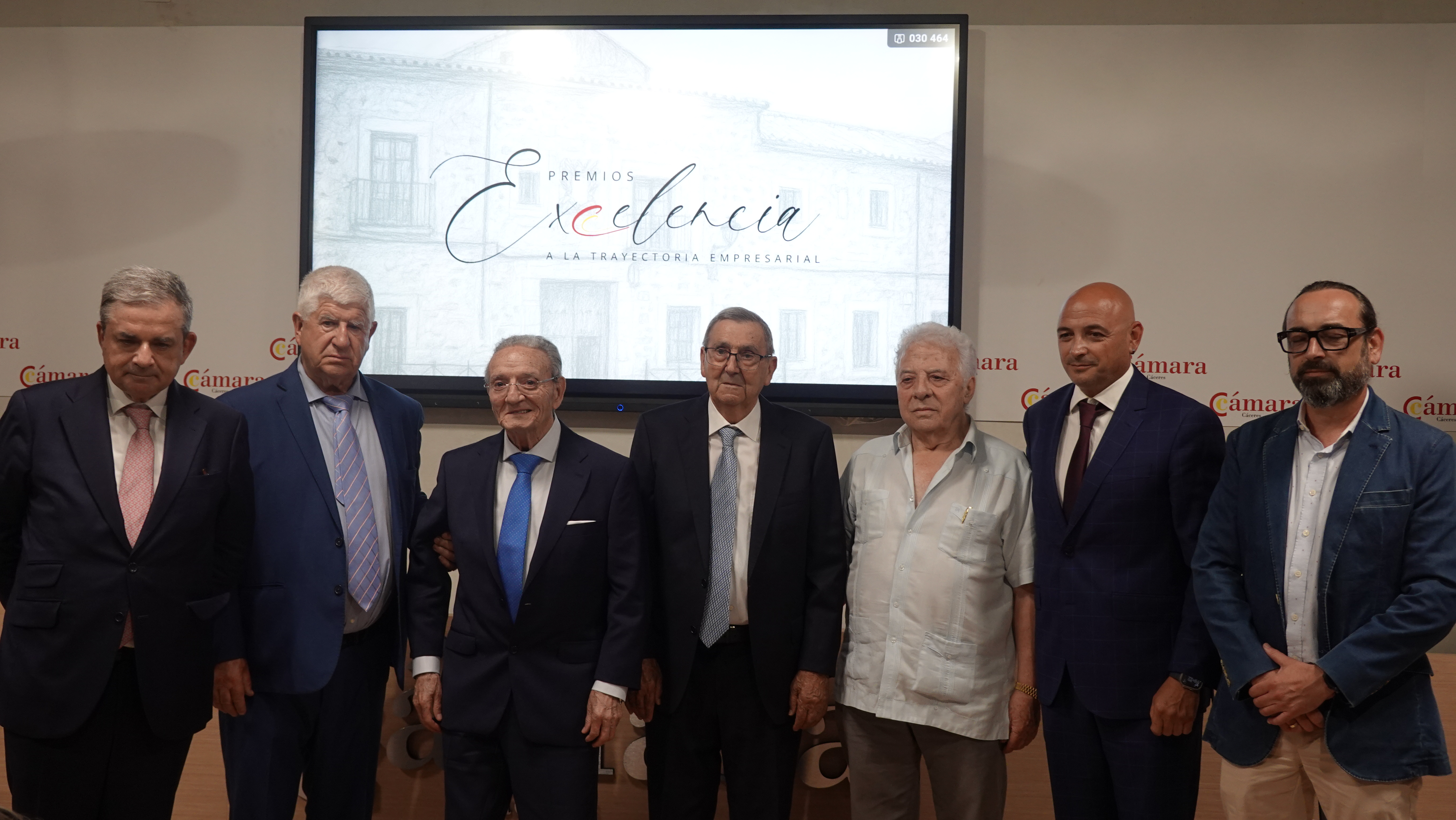 La Cámara de Comercio de Cáceres cuelga el cartel de ‘aforo completo’ en sus Premios Excelencia