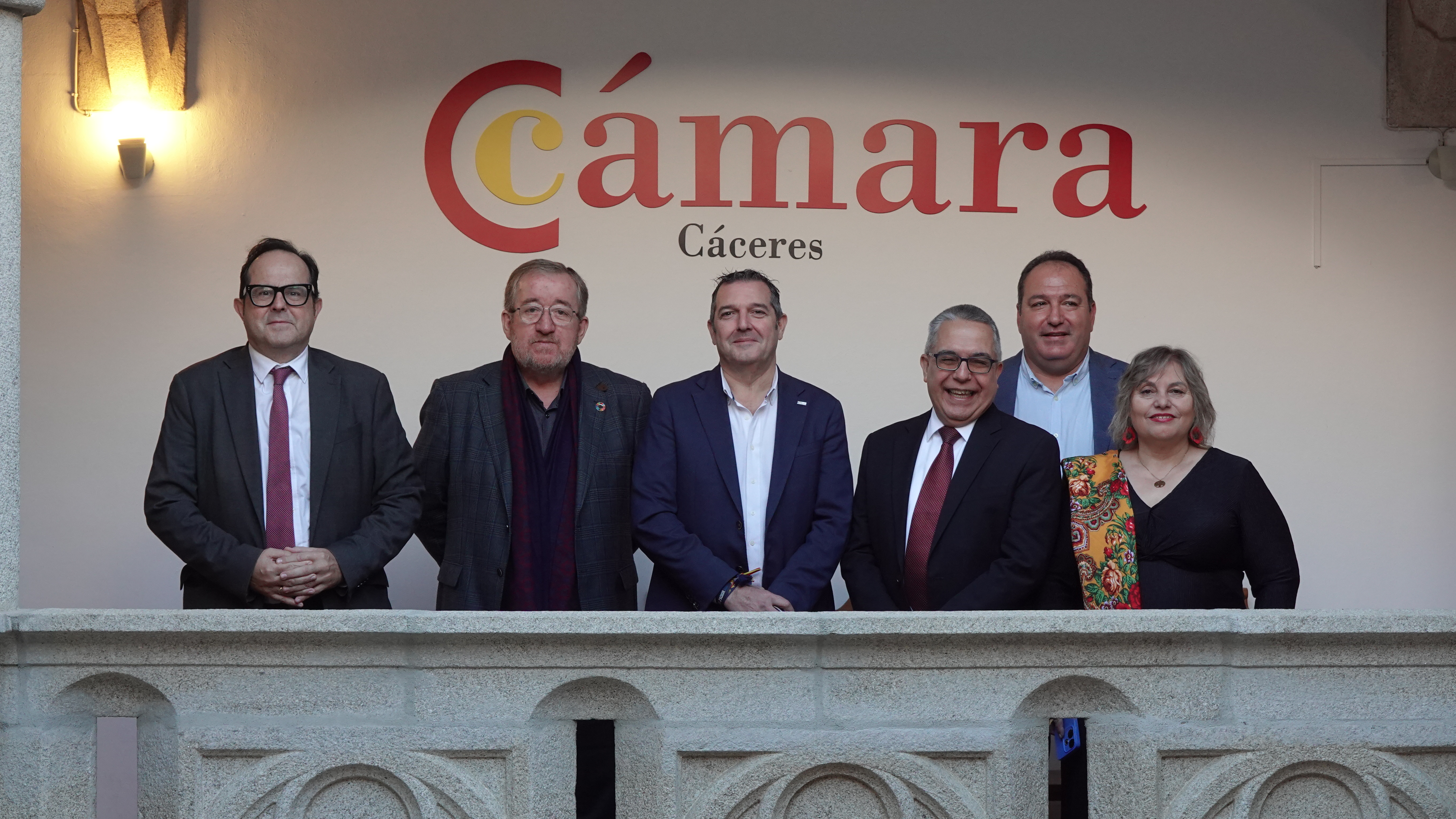 La Cámara de Comercio recepciona al embajador de Cuba en España en su sede de Cáceres
