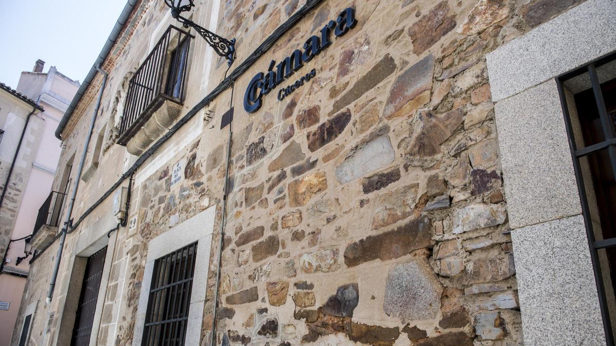 La Cámara de Comercio y Cáritas firman un convenio de colaboración para impulsar el emprendimiento y la inclusión laboral de la provincia de Cáceres