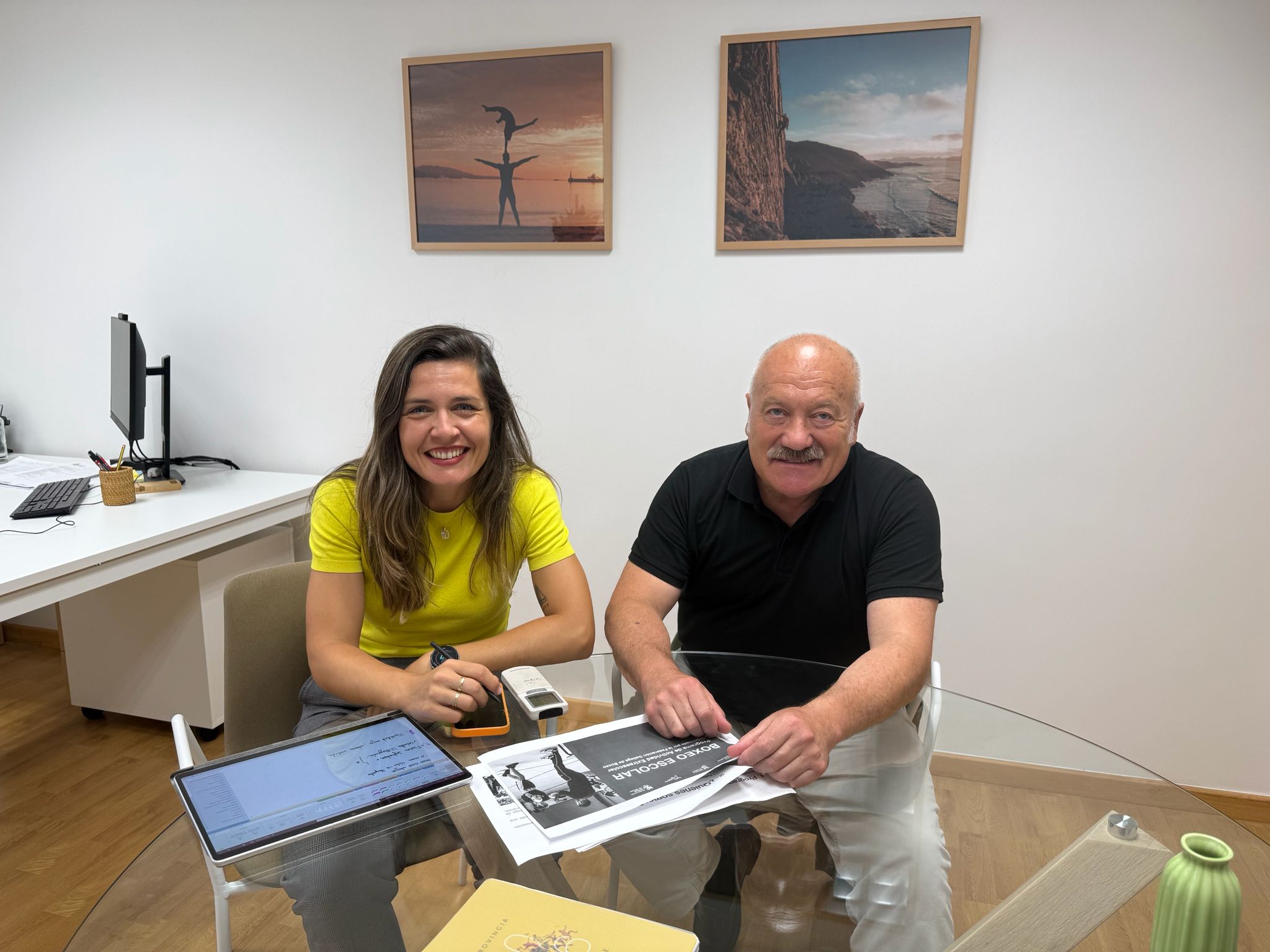 ENCUENTRO ENTRE AGAXEDE Y LA DIPUTACIÓN DE PONTEVEDRA PARA EXPLORAR NUEVAS LÍNEAS DE COOPERACIÓN