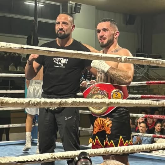 Alex Catro retiene el titulo neo profesional de los 70 kg