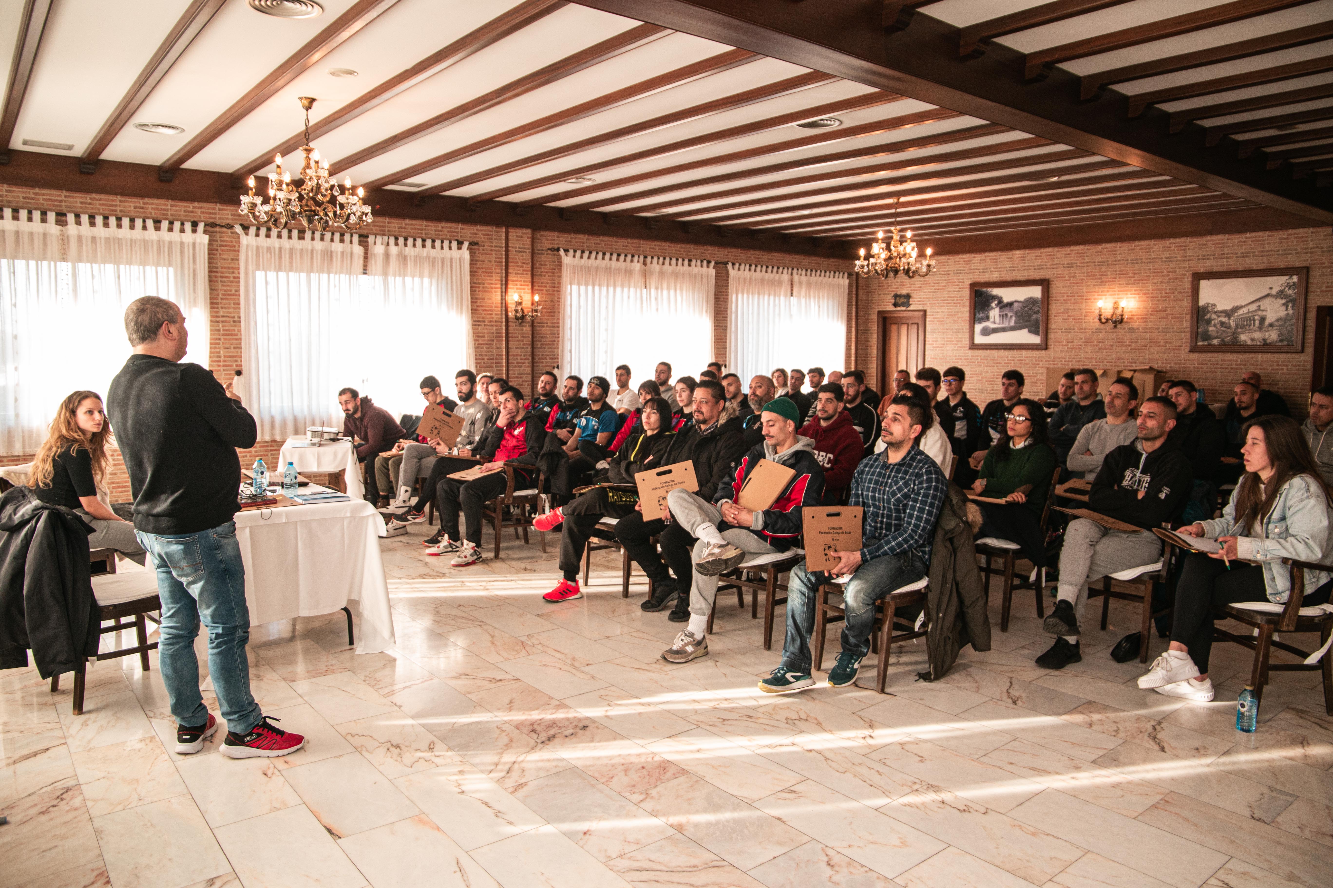 Primer día para nuestros futuros monitores de boxeo