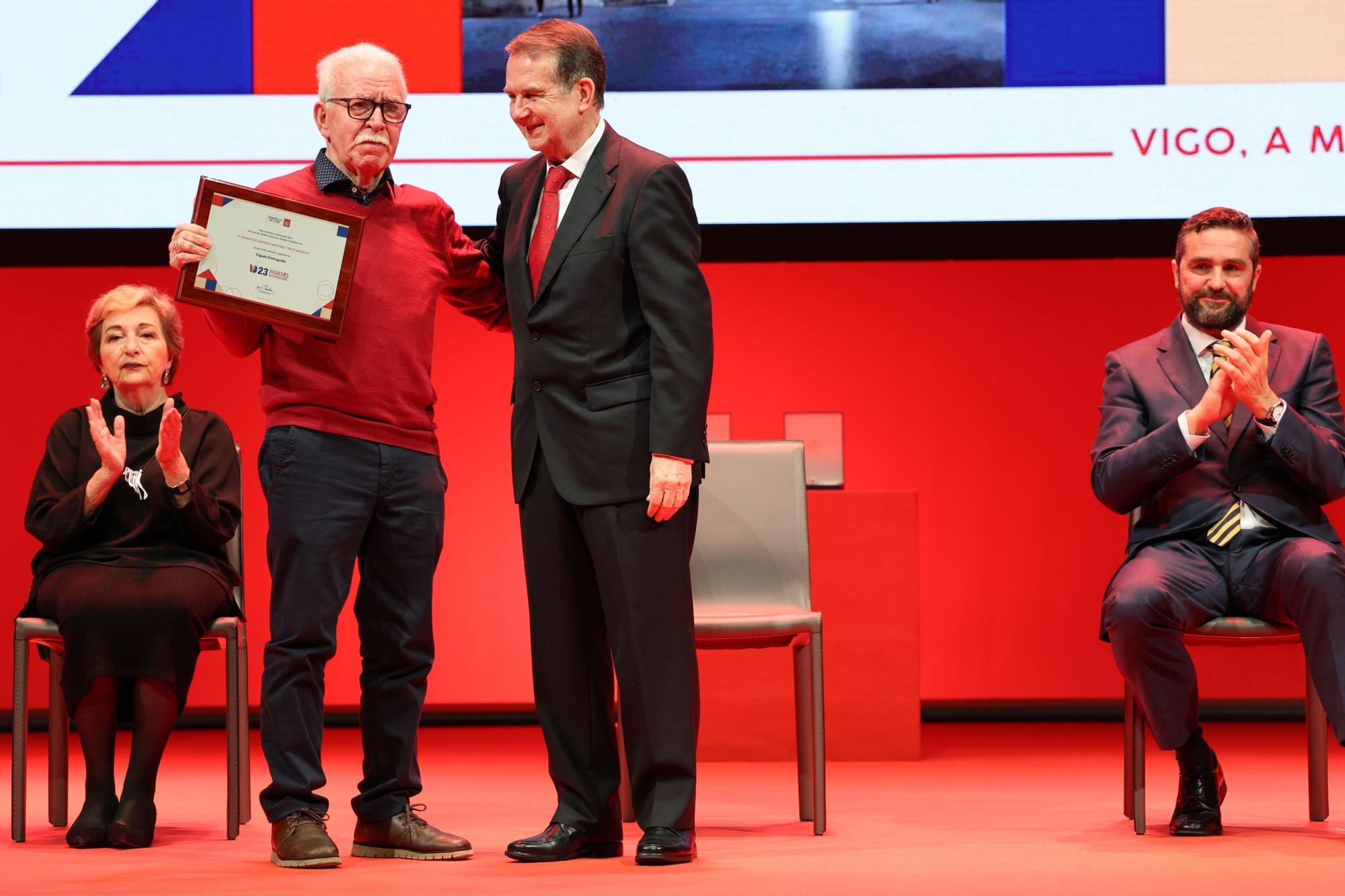 GRAN HOMENAJE DEL CONCELLO DE VIGO A AMOEDO