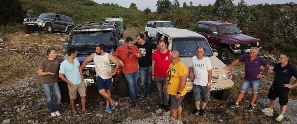 Patrulleros en 4x4 que paran los pies a los incendiarios